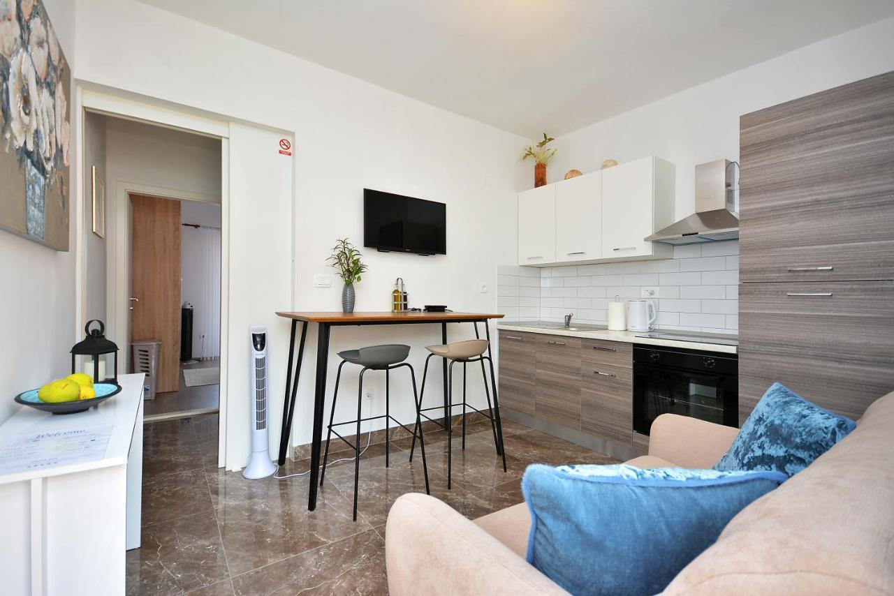 Apartment 'Mimo' In Milna - Hvar Exterior photo